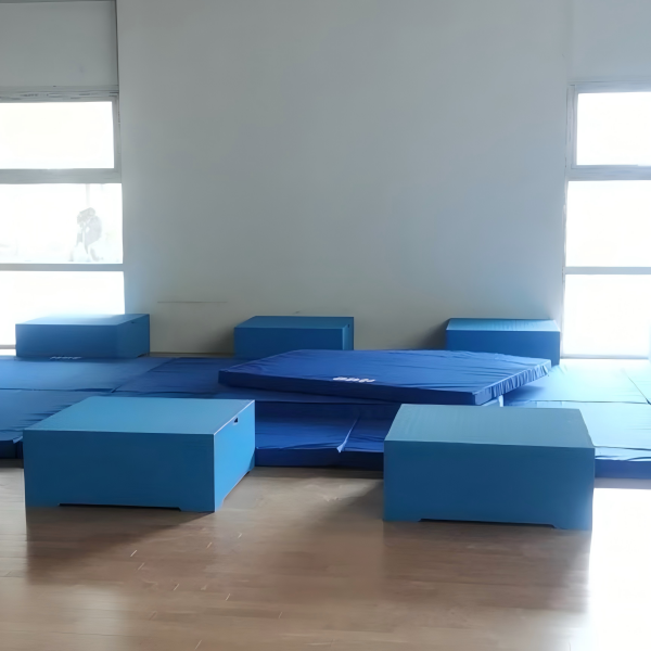翻腾台（陆上跳台箱）